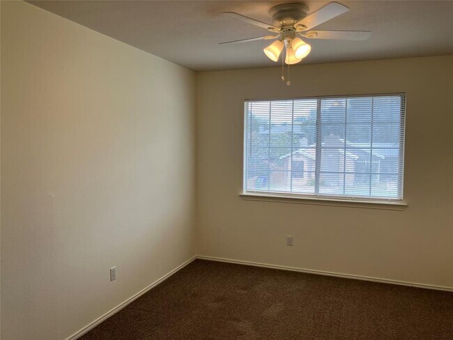 Building Photo - 9629 Sugar Hill Dr
