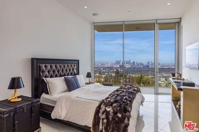 Building Photo - 1474 Blue Jay Way