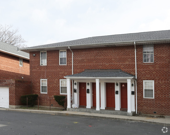 Building Photo - 27 Attorney Street