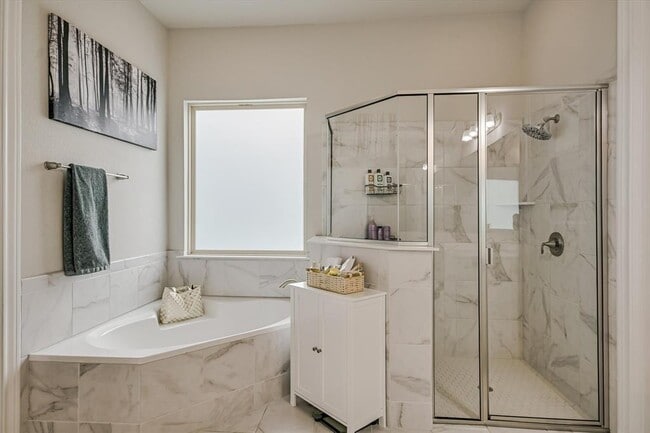 Building Photo - 501 Anfield Cir