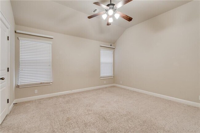 Building Photo - 9512 Hopeland Dr