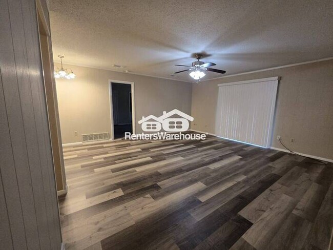 Building Photo - MOVE IN READY - HURST TX - 3BEDS 2BATHS