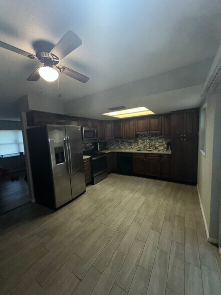 Building Photo - 1309 Fairway Ave
