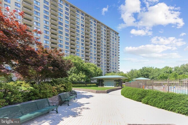 Building Photo - 5225 Pooks Hill Rd