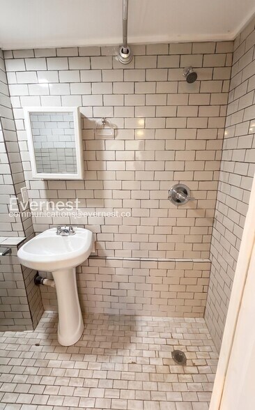 Building Photo - 8102 4th Ave S