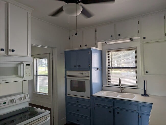 Building Photo - 10143 FM 524 Rd