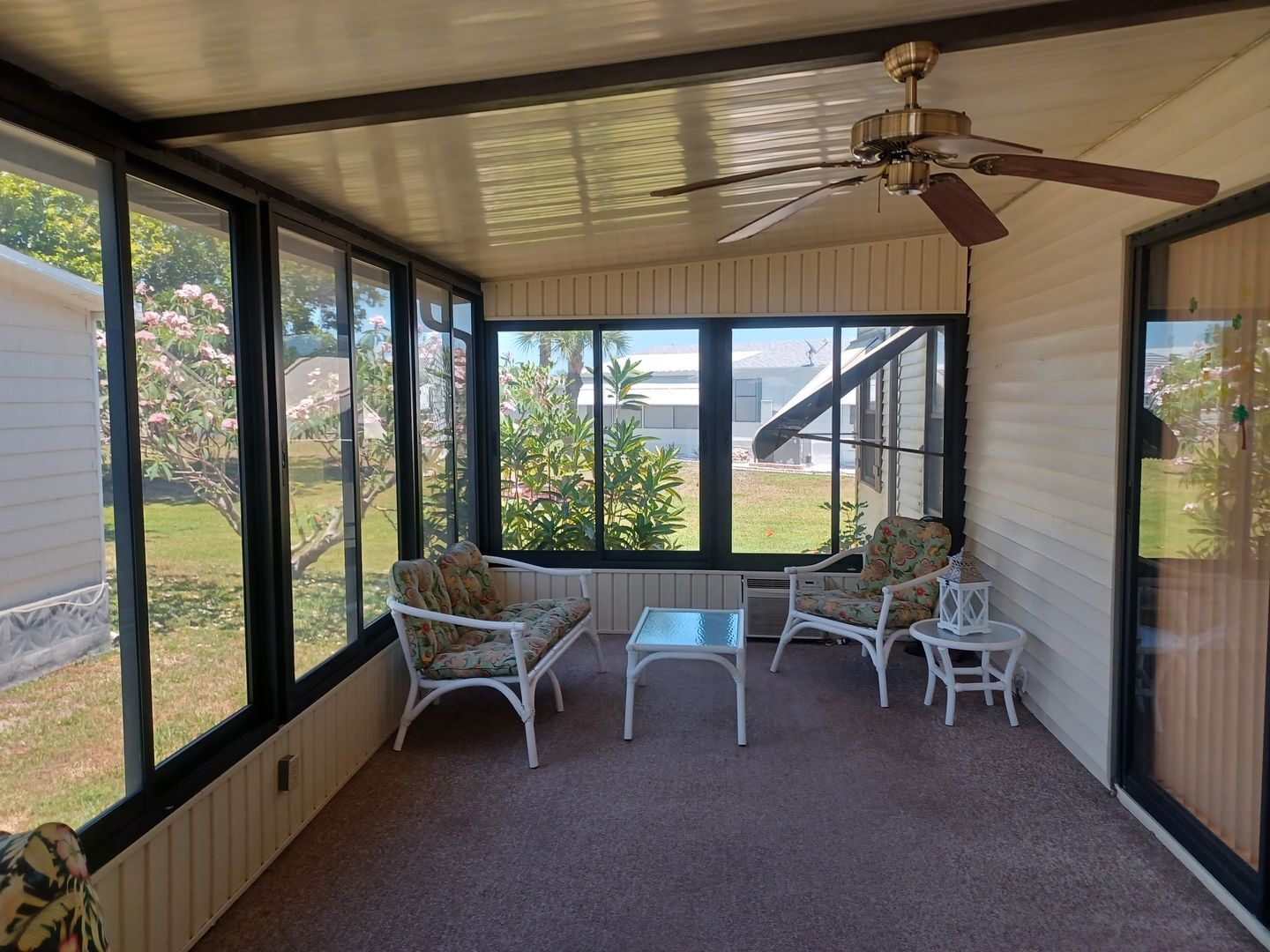 Building Photo - 55 + Community Turn Key 2 Bedroom / 2 Bathroom Home in a Private Gated Community Furnisher Negoti...