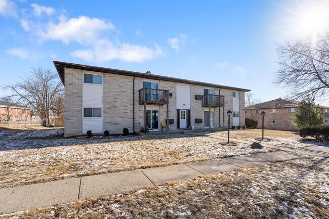 Building Photo - Lewis Street Apartments