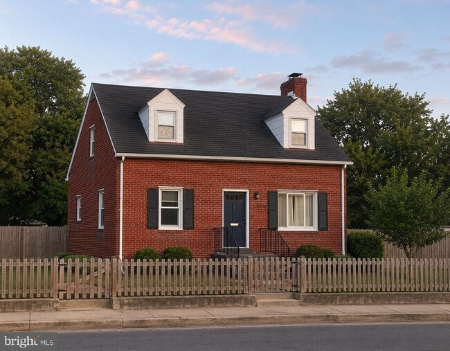 Building Photo - 2414 Key Blvd