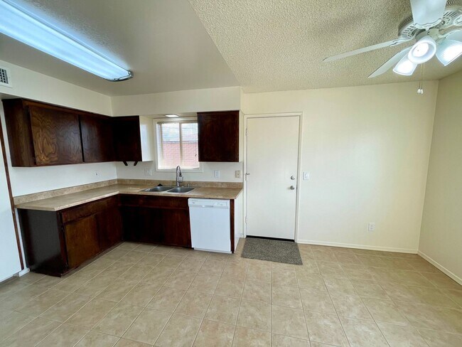 Building Photo - 2988 Cisco Dr S