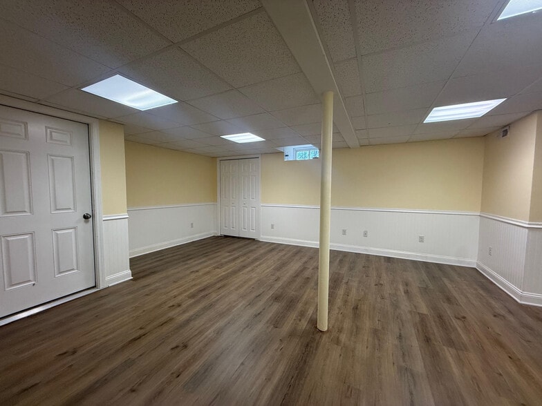 Building Photo - 34 Bingham Ave