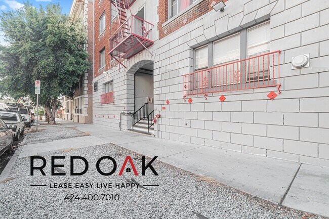 Building Photo - 687 Shatto Pl