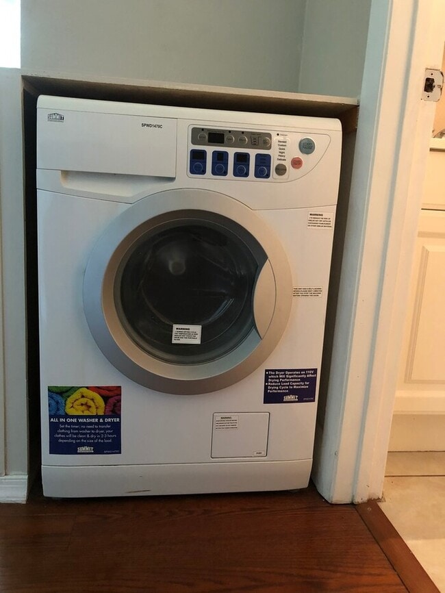 Building Photo - ** Move in Special $500 off your first months rent** WONDERFUL 4 Bedroom/3 Bathroom Home in the M...