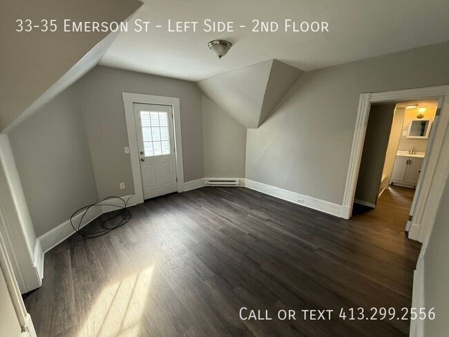 Building Photo - 33-35 Emerson St-Left Side - 2nd Floor