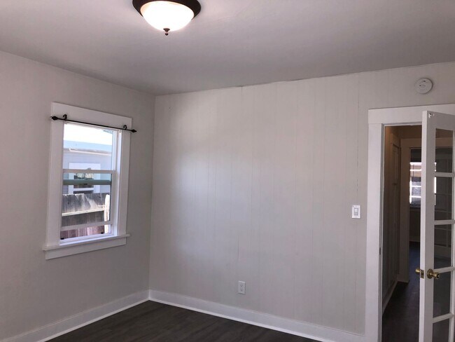 Building Photo - 1835 Estudillo St