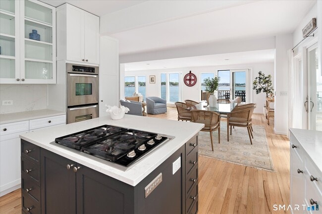 Building Photo - 64 Ocean Dr E