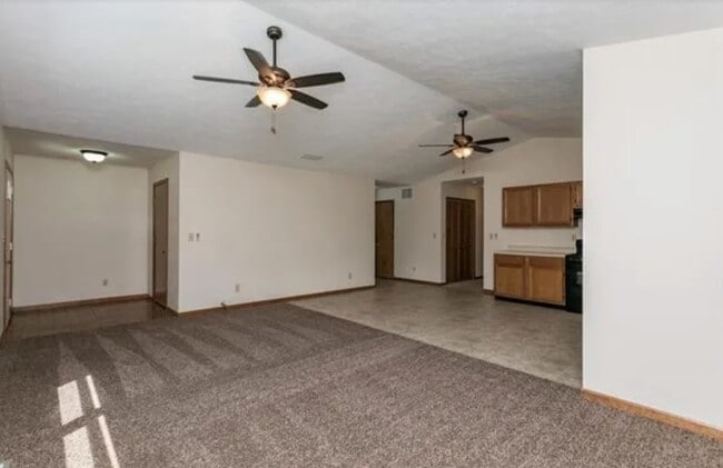 Building Photo - 1702 Schobert Dr
