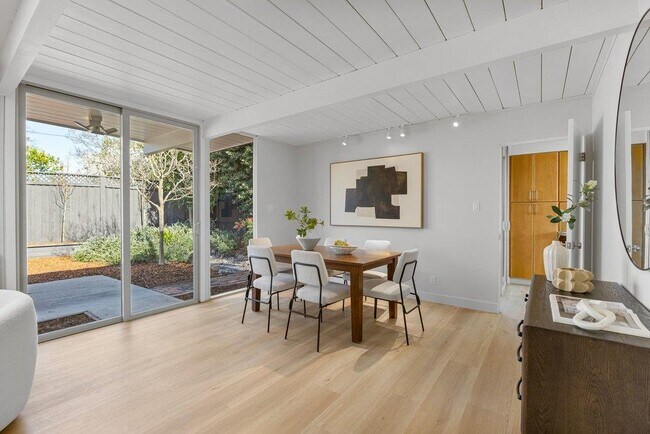 Building Photo - 729 Stendhal Ln