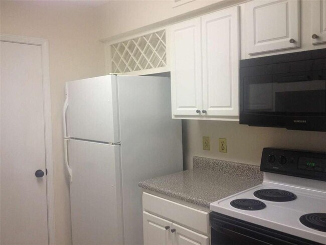 Building Photo - 5005 Wingate Way