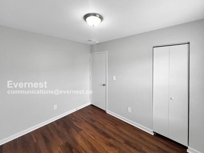Building Photo - 112 Jesse Layne Dr