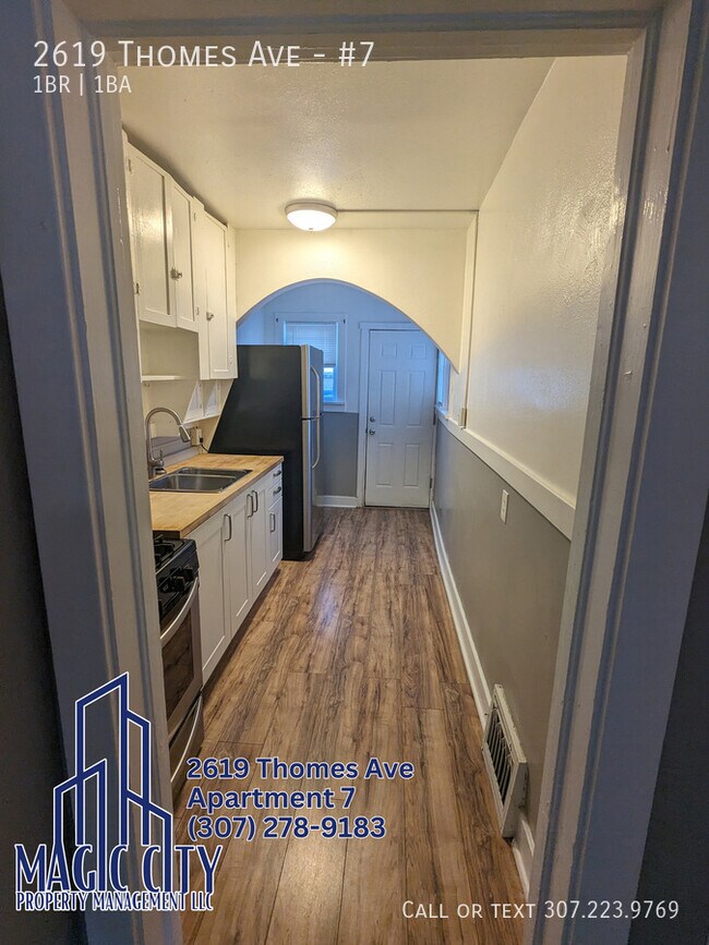 Building Photo - 2619 Thomes Ave
