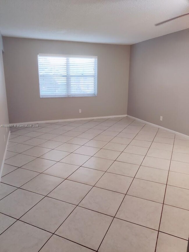 Building Photo - 4384 NW 9th Ave