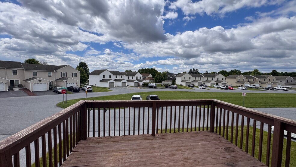 Building Photo - 250 Limestone Dr