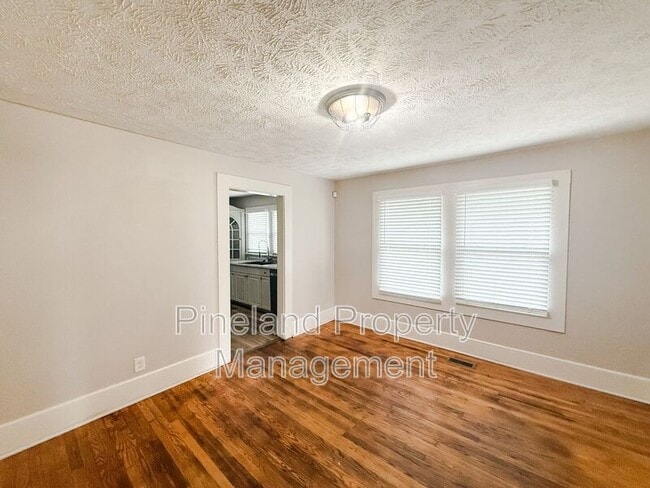 Building Photo - 316 Broadfoot Ave