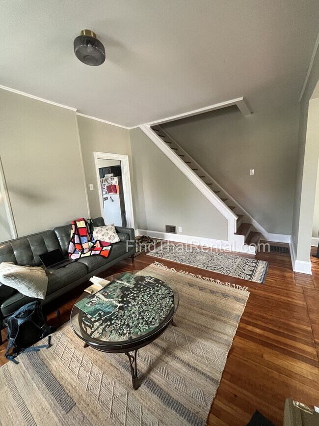 Building Photo - Downtown Carlisle Beautifully Renovated Pe...
