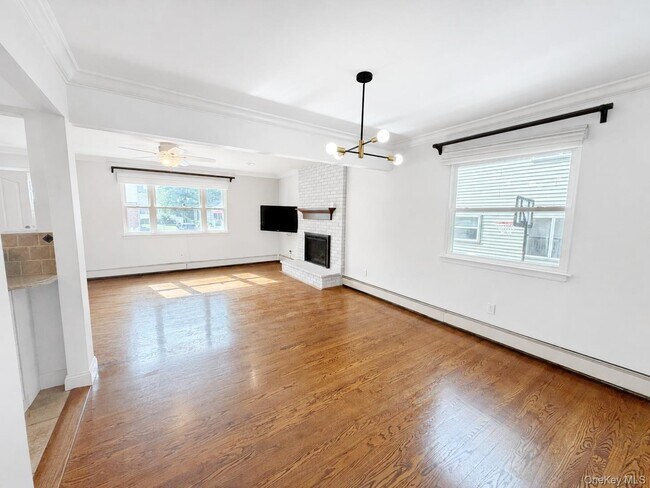 Building Photo - 40 Edgewood Rd