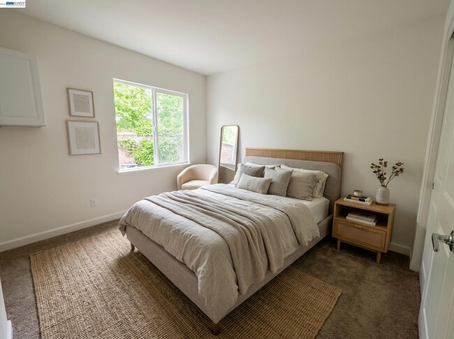 Building Photo - 679 Hamilton Ct