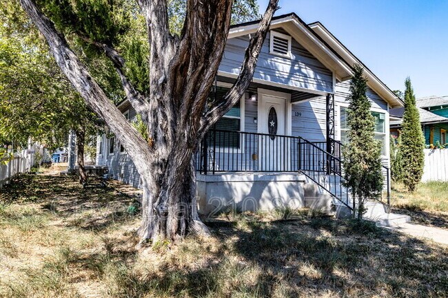 Building Photo - 139 Hansford St