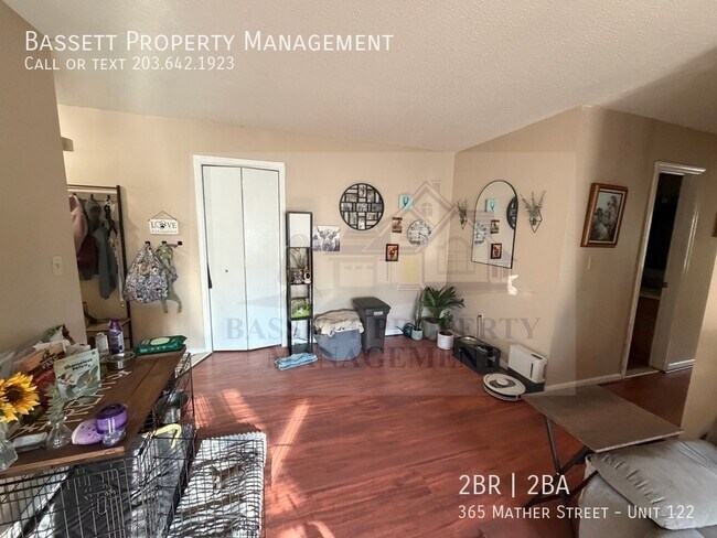 Building Photo - 365 Mather St