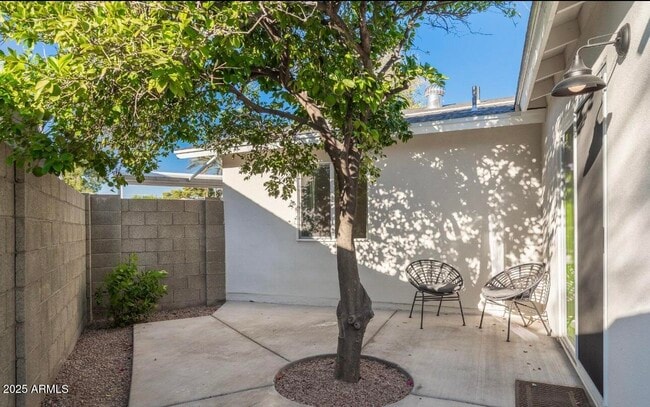 Building Photo - 6749 E Wilshire Dr