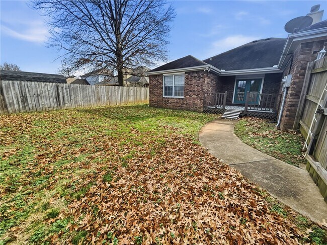 Building Photo - 3204 Peach Blossom