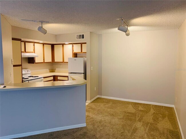 Building Photo - 4572 Commander Dr