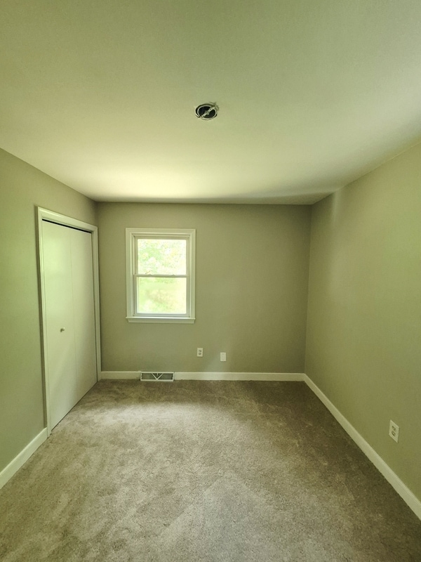 Building Photo - 3041 Clintwood Rd