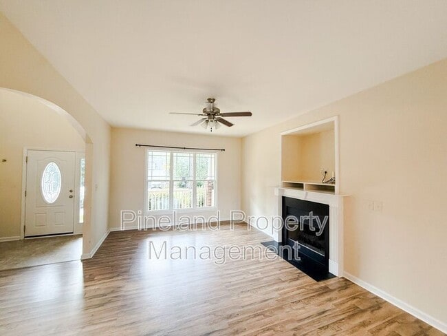 Building Photo - 675 Omaha Dr