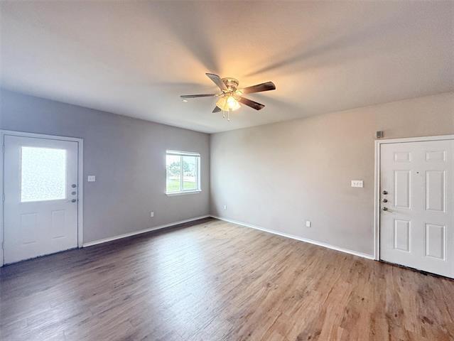 Building Photo - 512 E Hazelwood St