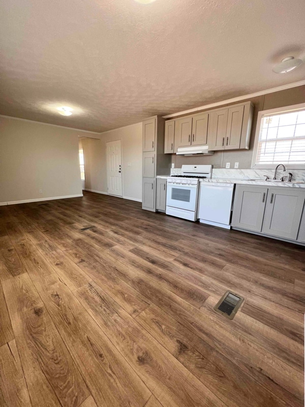 Building Photo - 14531 W Belmont Dr