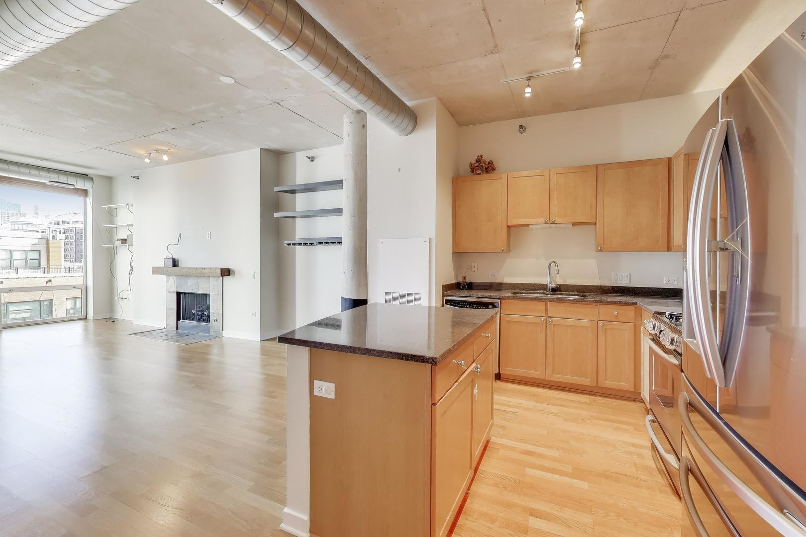 Building Photo - 720 N Larrabee St