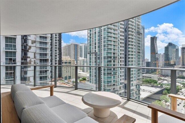 Building Photo - 1000 Brickell Plaza
