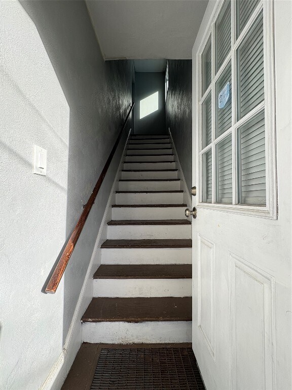 Building Photo - 209 Hudson St