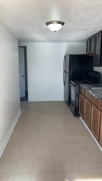 Building Photo - 2048 4th Ave