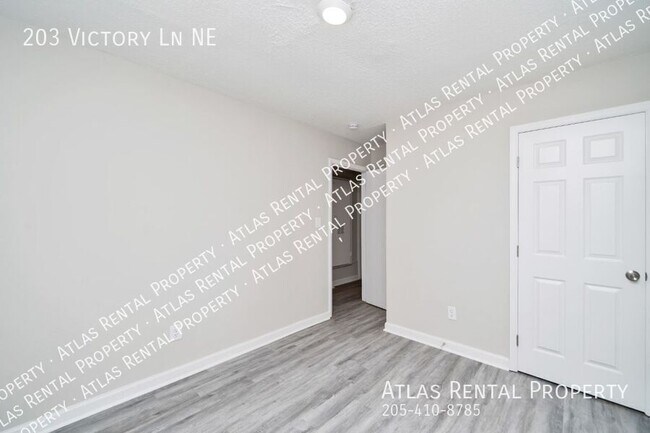 Building Photo - 203 Victory Ln NE