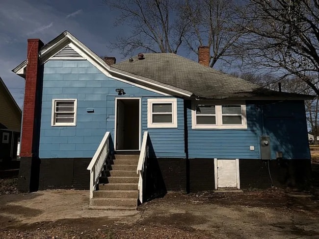 Building Photo - Spacious 4BR Home Near Downtown Spartanburg