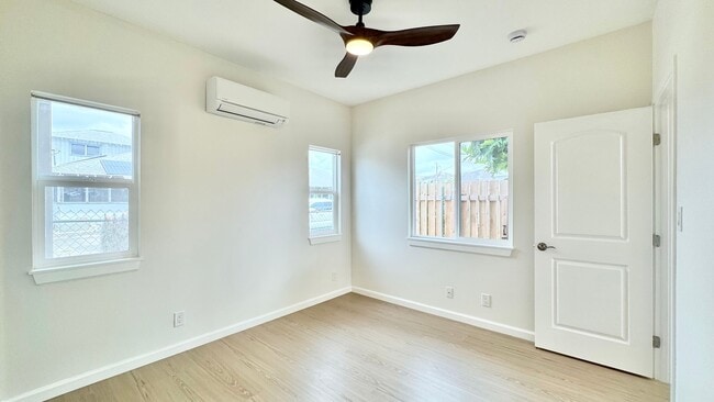 Building Photo - BRAND NEW 1 BED/1 BATH IN THE HEART OF KAILUA TOWN