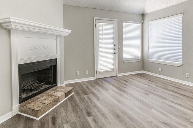 Building Photo - 16900 Simsbrook Dr