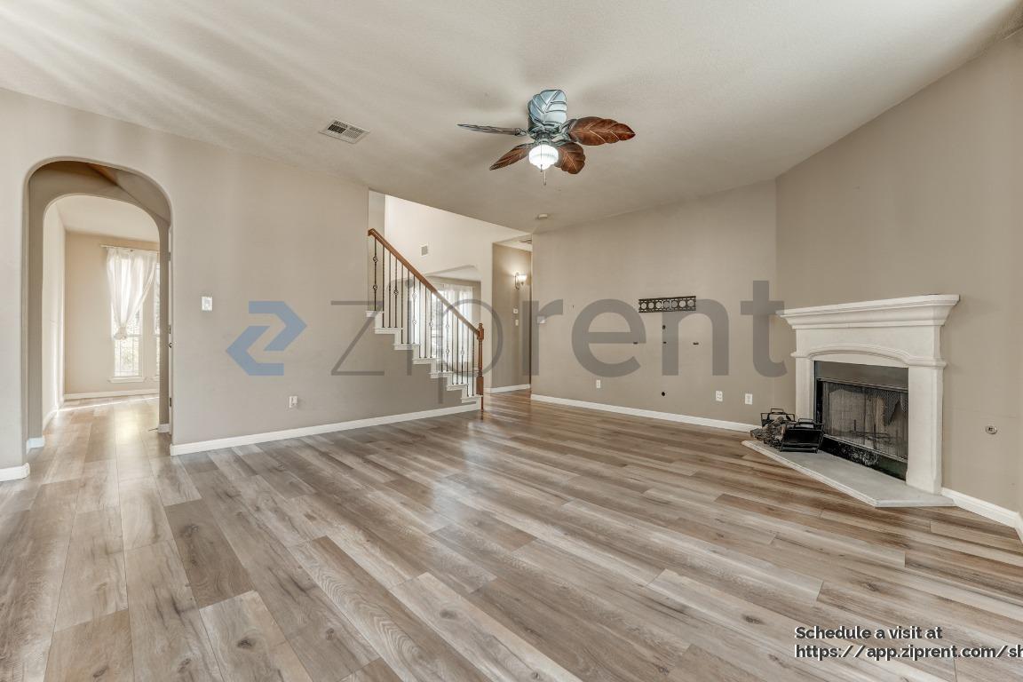 Building Photo - 706 Green Vista Ct