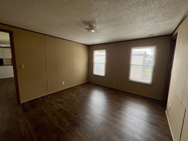 Building Photo - 300 Ricks Rd